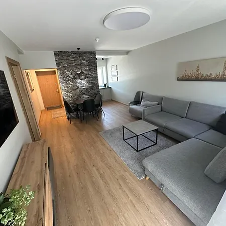 Apartment Leja House *